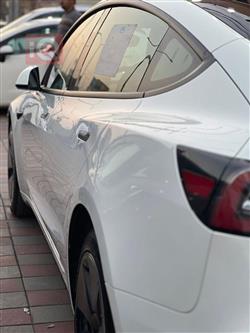 تێسلا مۆدێل 3